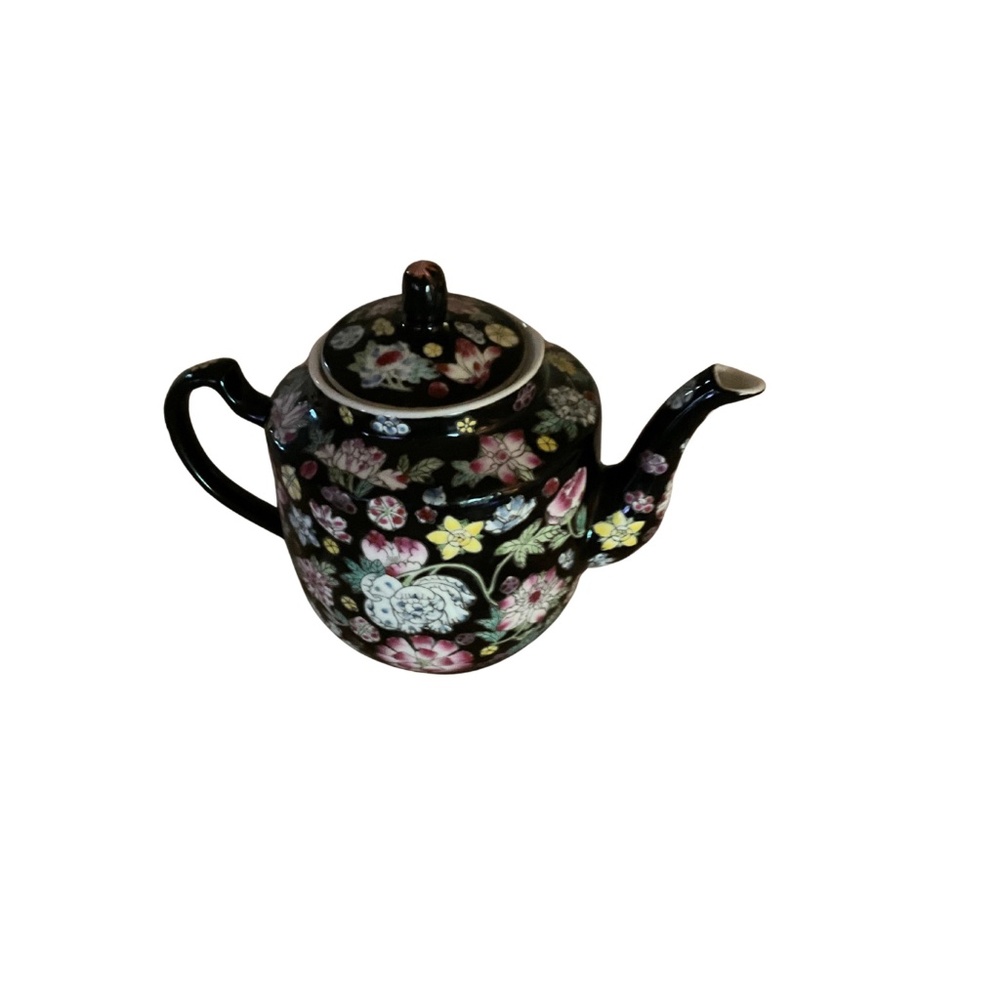 Beautiful vintage hand-painted Chinese Tea pot